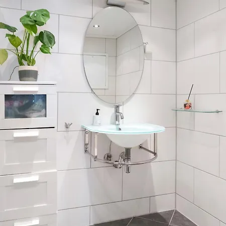 Charming Skuteviken *